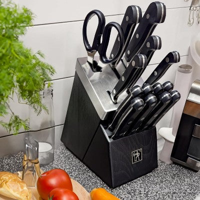 Zwilling Henckels International Classic 15-pc Self-Sharpening Knife Block Set - Black.