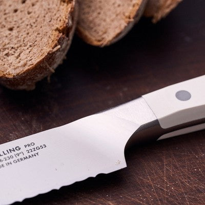 ZWILLING Pro Le Blanc 9-inch Z15 Serrated Bread Knife